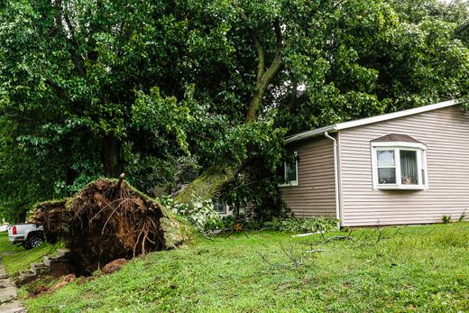 https://www.jsonline.com/story/weather/2018/08/30/16-wisconsin-tornadoes-now-confirmed-national-weather-service/1151497002/ Tornado home destruction