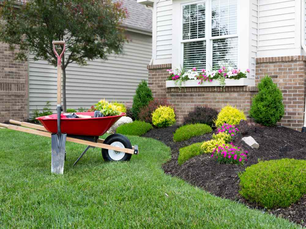 Spring landscaping tips to refresh your outdoor space in Wauwatosa, WI